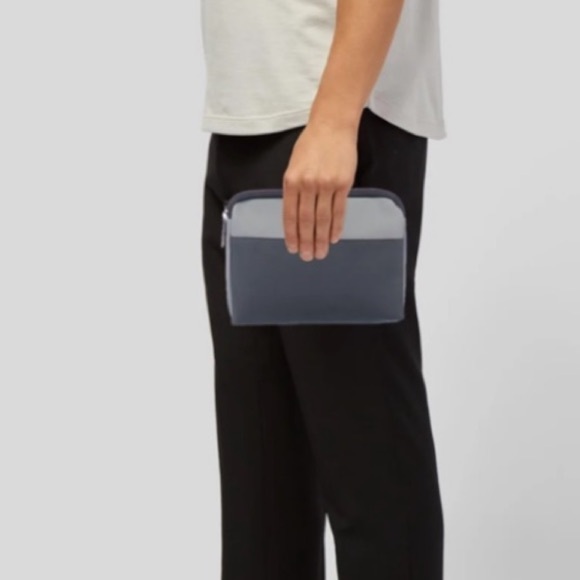 Tumi Other - Tumi toiletry Pouch